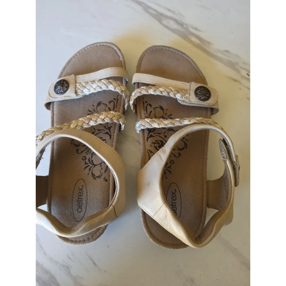 Aetrex Lydia Adjustable Wedge slip on sandal white size 6